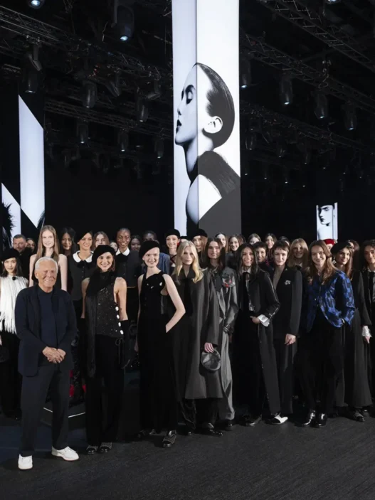 Emporio Armani Sonbahar/Kış 2025 Defilesi'nden Giorgio Armani ve Modeller