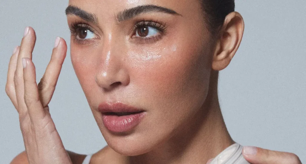 Kim Kardashian, (SKKN by Kim)