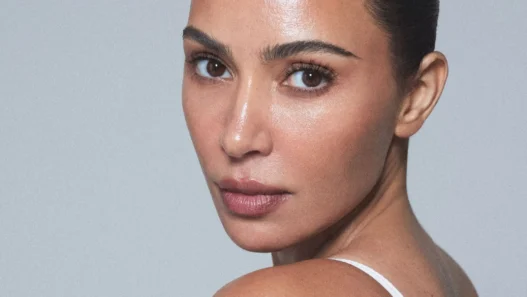 Kim Kardashian, (SKKN by Kim)