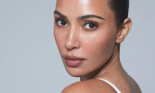 Kim Kardashian, (SKKN by Kim)