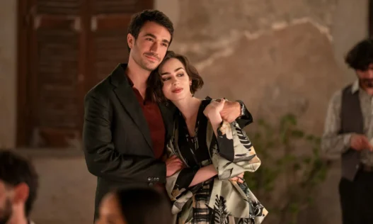 Emily in Paris, Netflix